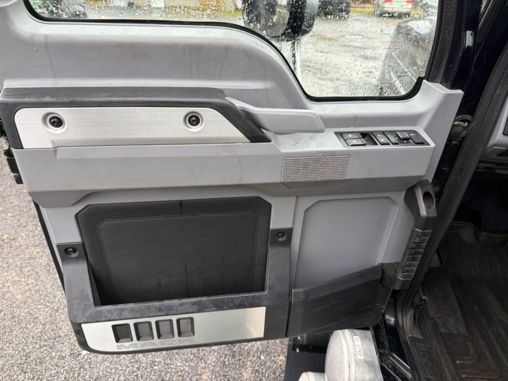 2024-mack-pi64t-pinnacle-truck-tractor-vn:1m1pn4gy4rm014914-image-33