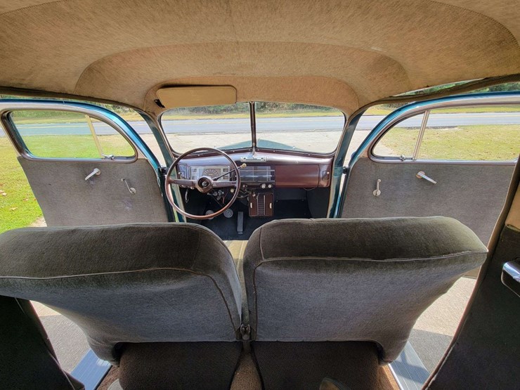 1940-ford-sedan-image-90