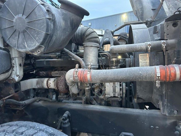 #1432-•-1992-volvo-(white-gmc)-vac-truck-image-52