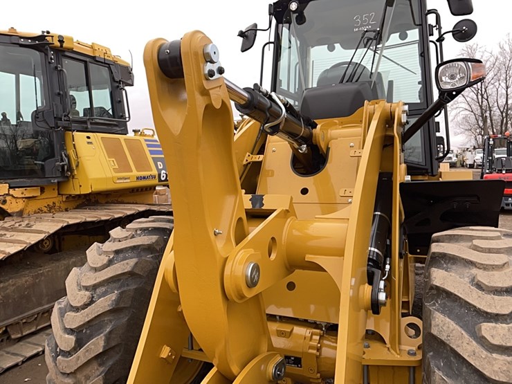 2024-caterpillar-910-image-9