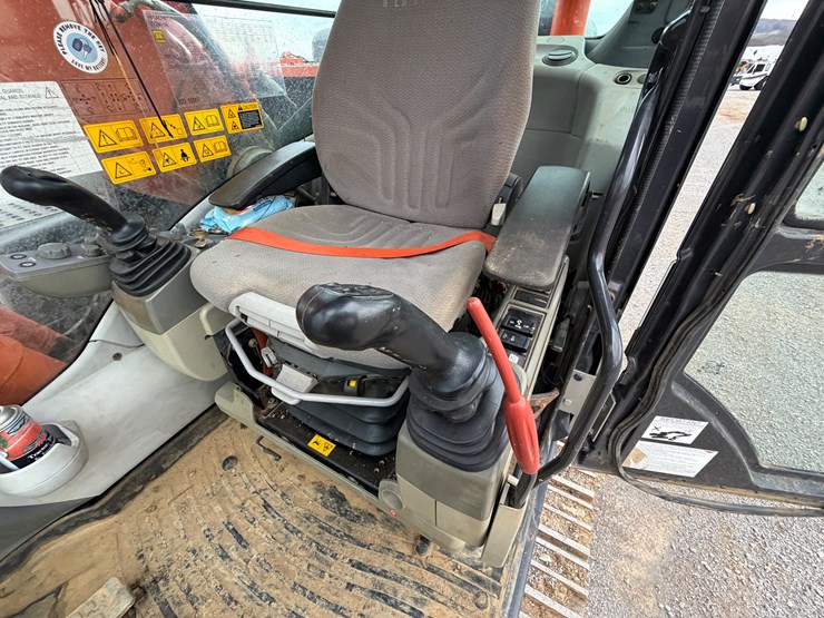 2013-hitachi-zx290-lc-5b-image-27