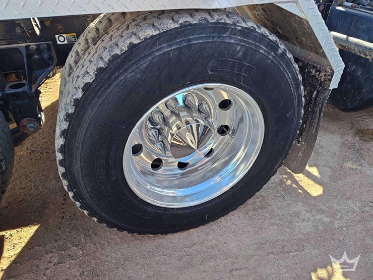 2012-kenworth-t800-image-46