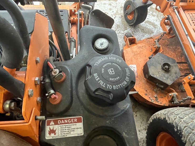 #2701-•-scag-v-ride-lawn-mower-(fall-creek,-wi)-image-13