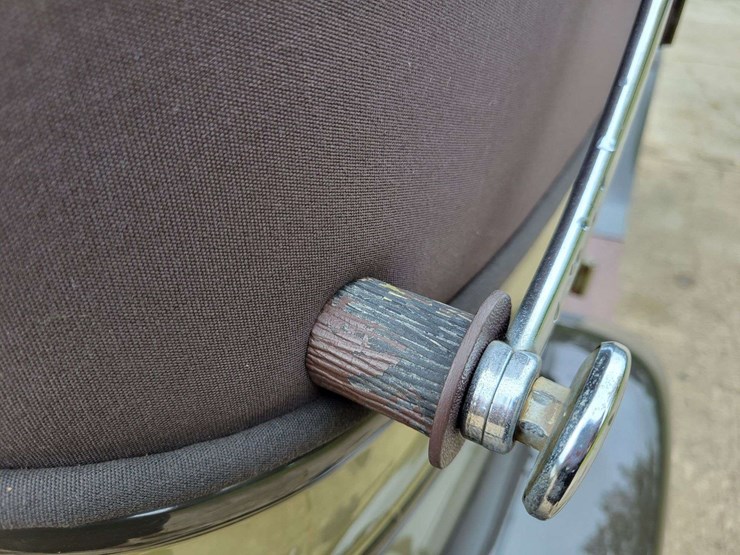 1928-pontiac-sedan-image-45