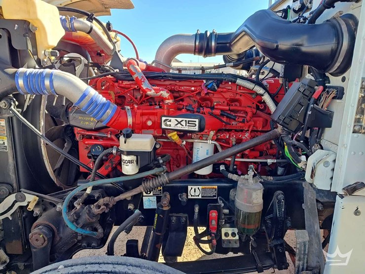 2018-peterbilt-389-image-15