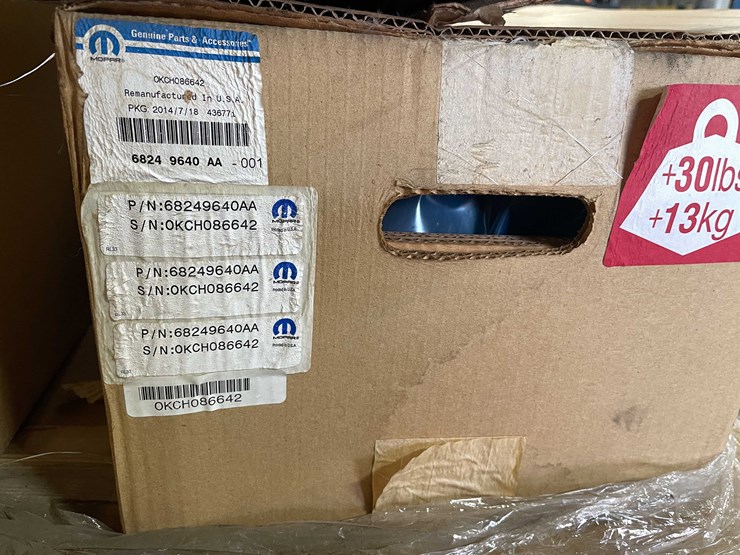 #8693-•-pallet-of-(11)-mopar-cylinder-heads-(e)-image-6