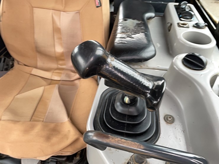 komatsu-d61pxi-24-image-16