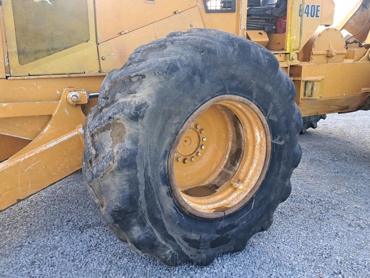 1994-deere-640e-image-35