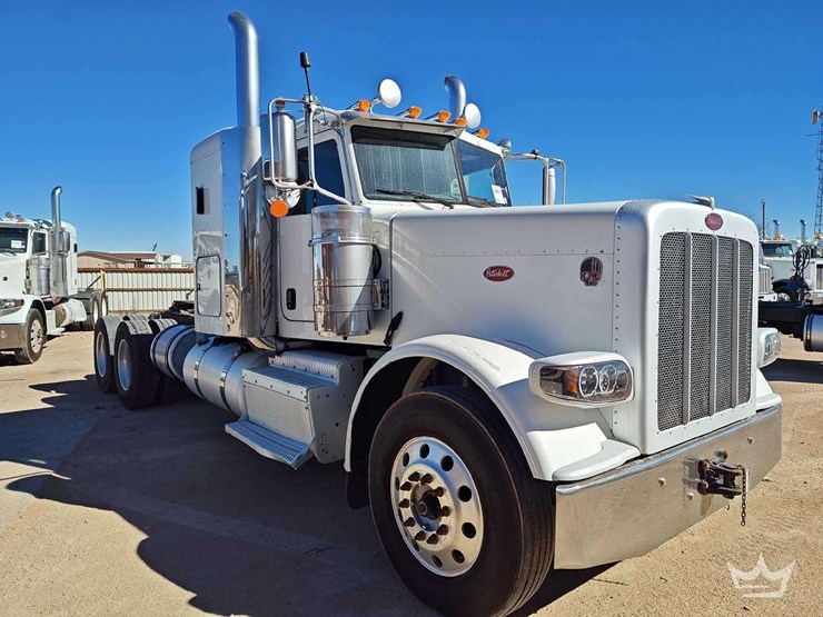 2016-peterbilt-389-image-3