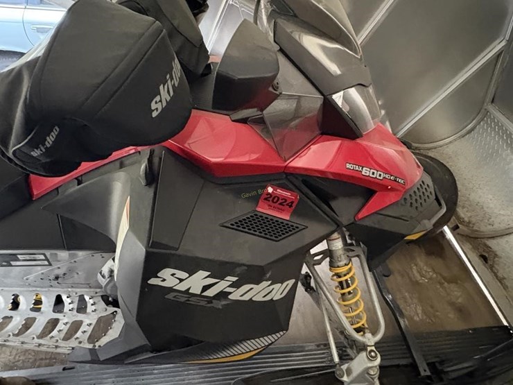 2--skidoo-snowmobiles-&-karavan-atomic-13-trailer-image-12