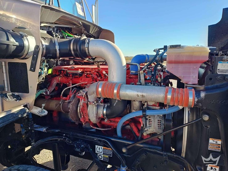 2011-kenworth-t800-image-21