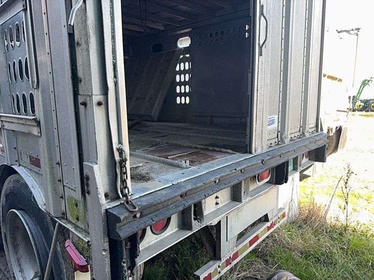 1993-wilson-livestock-trailer-image-8
