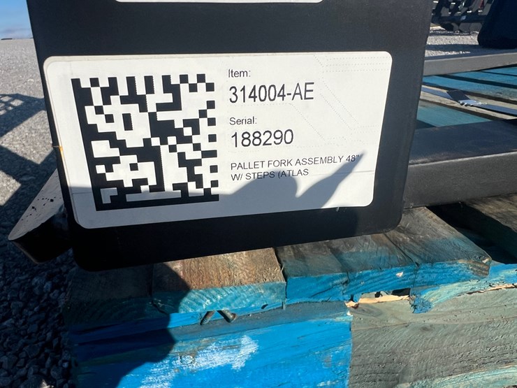 #29790-•-blue-diamond-48"-pallet-forks-w/steps-image-4