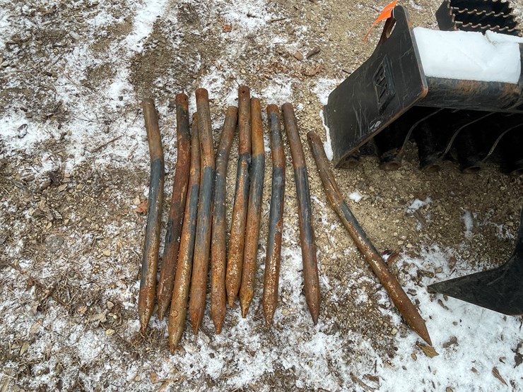 #2703-•-cat-skid-steer-grapple-bucket-(fall-creek,-wi)-image-12