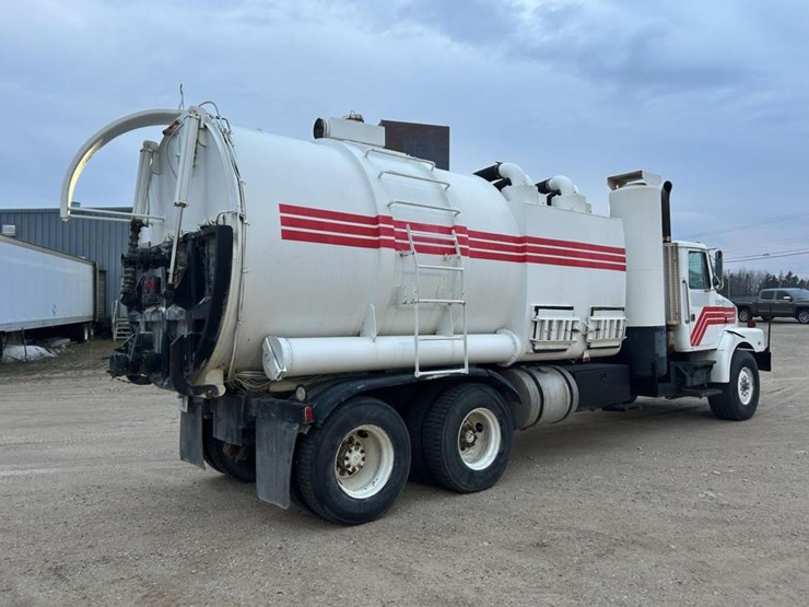 #1432-•-1992-volvo-(white-gmc)-vac-truck-image-5