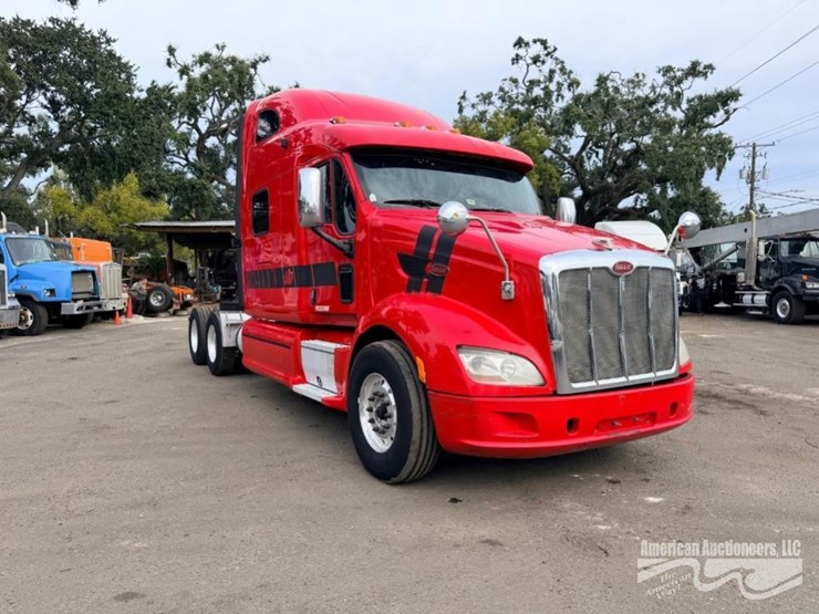 2014-peterbilt-587-image-1