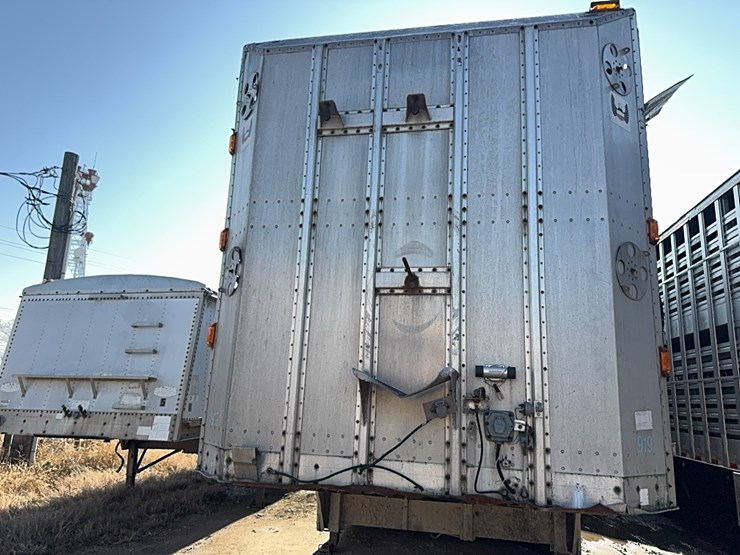 1993-wilson-livestock-trailer-image-4