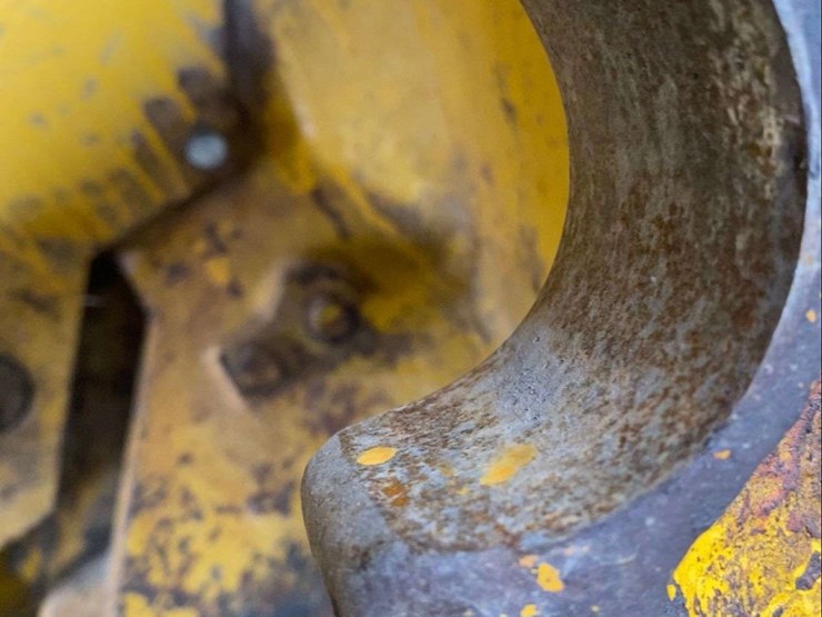 caterpillar-d2-image-17