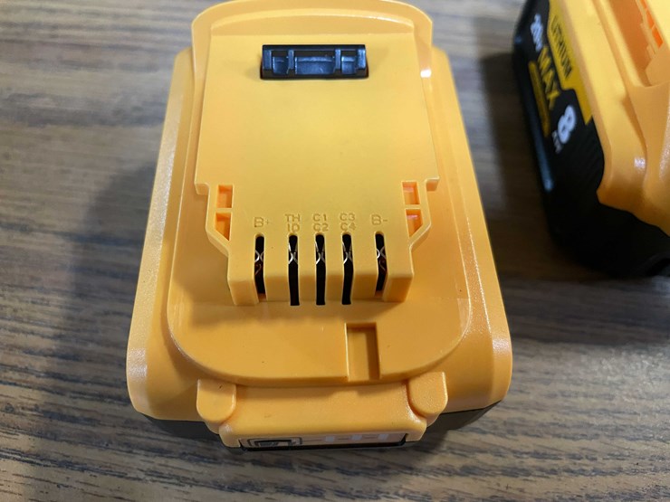 #8671-•-(2)-20-volt-dewalt-compatible-batteries-(pr11)-image-4