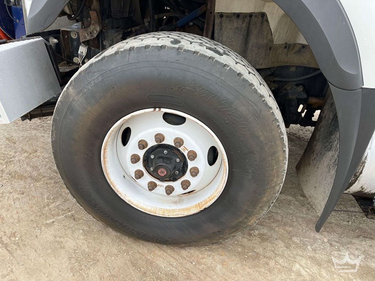 2010-international-7600-image-31