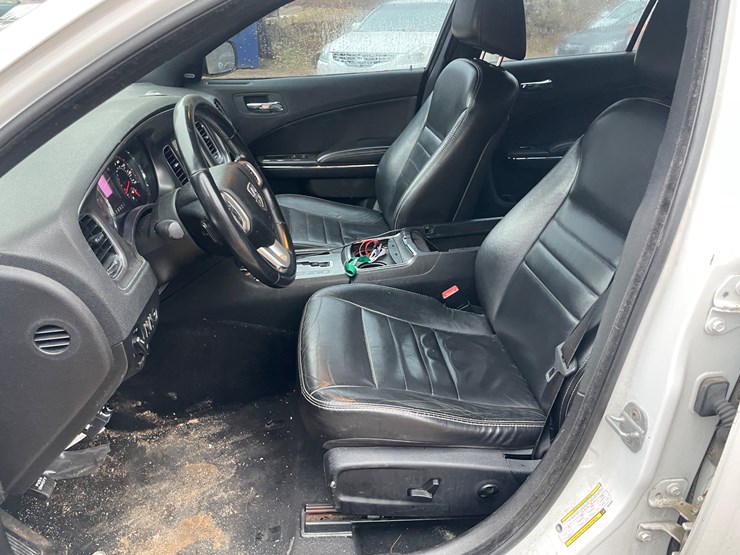 #268-•-2011-dodge-charger-(rhinelander,-wi)(title-in-delay)-image-24