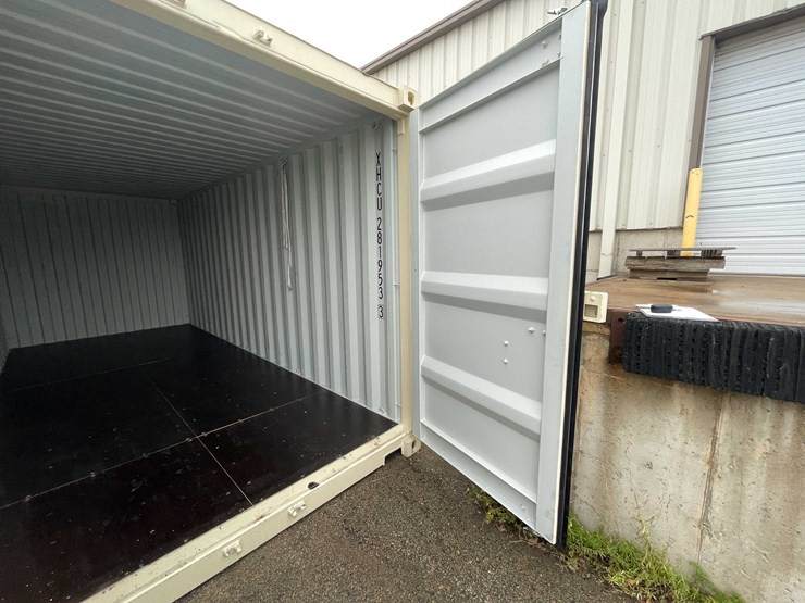 #1400-•-20'-shipping-container-(of)-image-13
