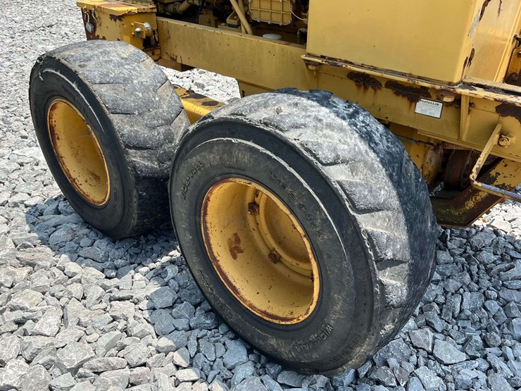 1995-fiat-allis-65-image-11