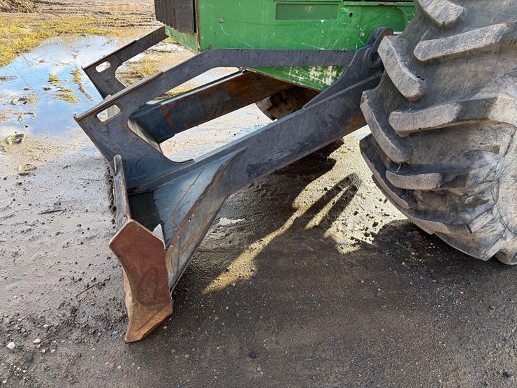 2016-deere-648l-image-6