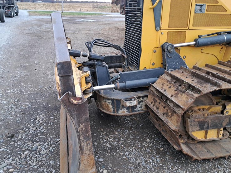 2016-deere-700k-image-21