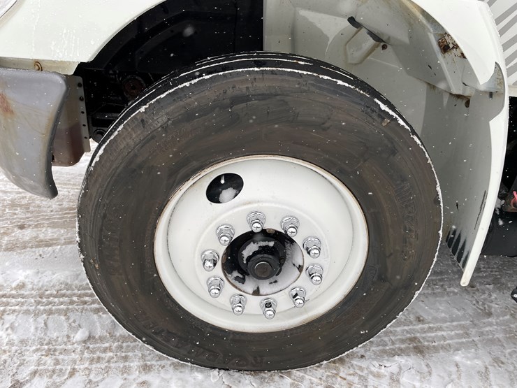 #236-•-2015-international-bucket-truck-(has-wi-title)(mosinee,-wi)-image-43