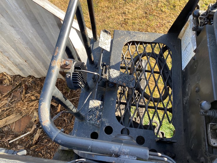 #207-•-2015-mack-grapple-truck-(has-wi-title)-(colfax,-wi)-image-39