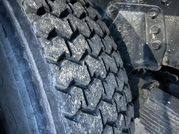 #1432-•-1992-volvo-(white-gmc)-vac-truck-image-89