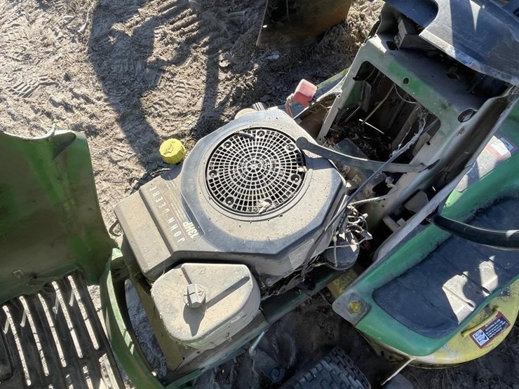 john-deere-lt133-image-4