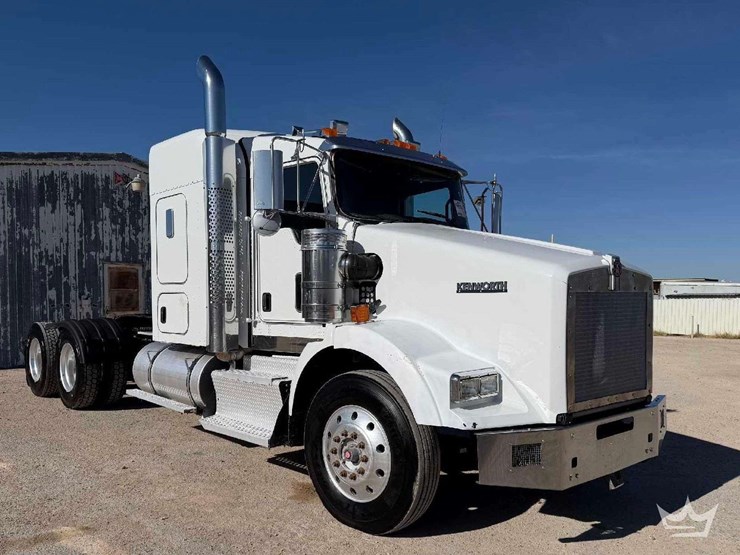 2017-kenworth-t800-image-2