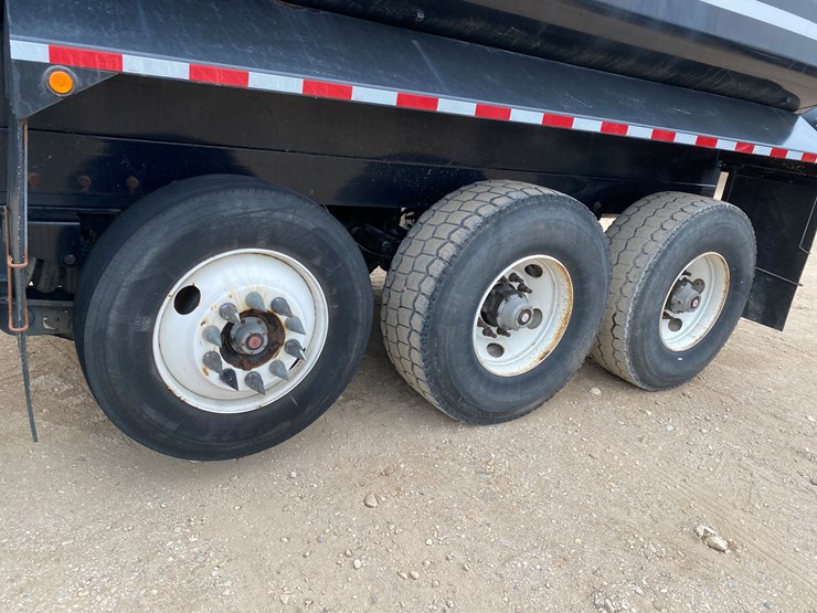 #1025-•-2015-diller-tt6600ntnb-semi-manure-tanker-(has-wi-title)-(kewaunee,-wi)-image-21