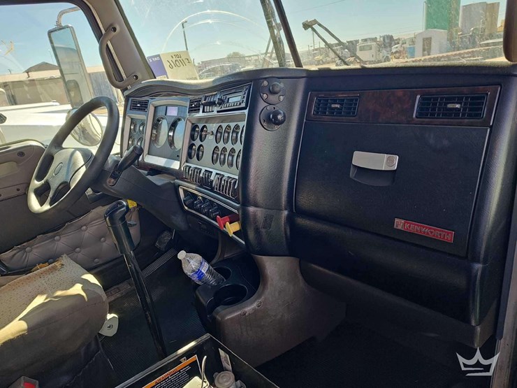 2012-kenworth-t800-image-41
