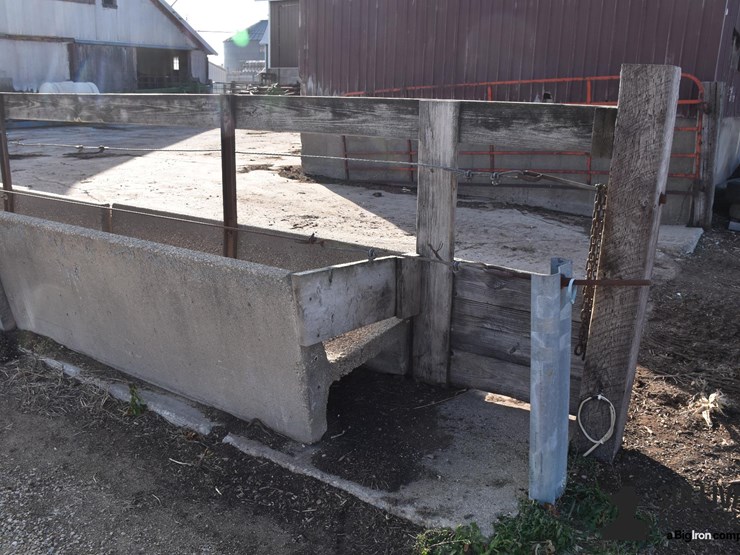 concrete-feed-bunks-image-2