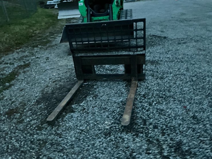 2018-bobcat-t740-image-44