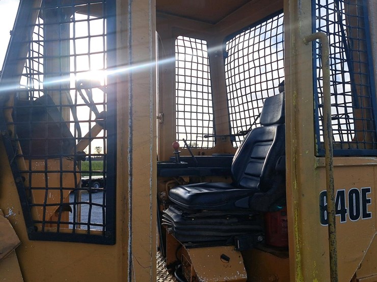 1994-deere-640e-image-12