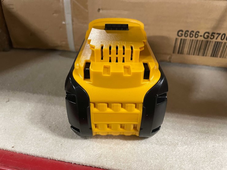 #8711-•-new-dewalt-compatible-20v/60v-battery-(t14)-image-1