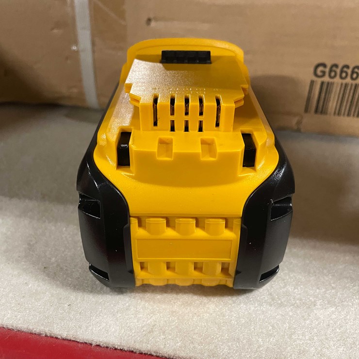 #8711 • New DeWalt Compatible 20V/60V Battery (T14)