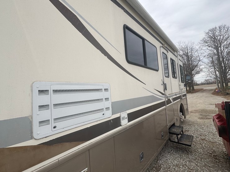 2001-fleetwood-bounder-motorhome,-cummins-isb300-turbo-diesel,-allison-automatic,-air-brakes,-2-slides,-2-awnings,-class-a,-*4uzaahbv41cj04205*-image-19
