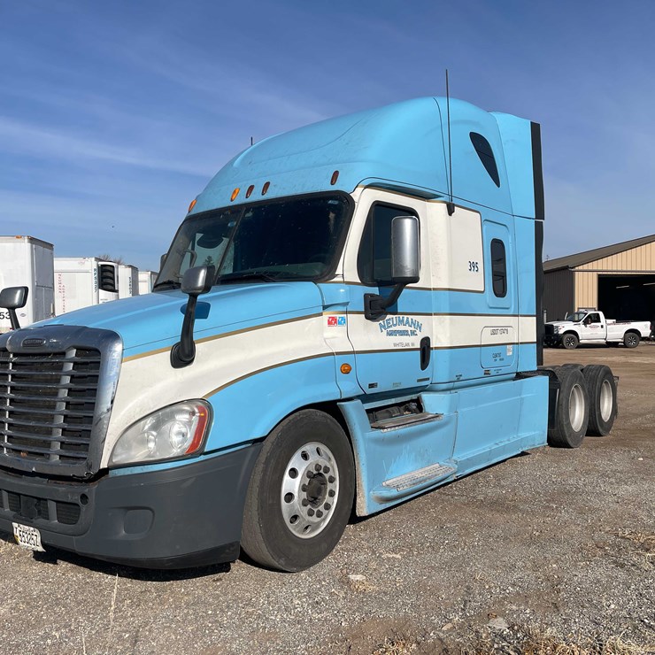 #206 • 2012 Freightliner Cascadia Semi-Tractor (Title in Delay) (Denmark, WI)