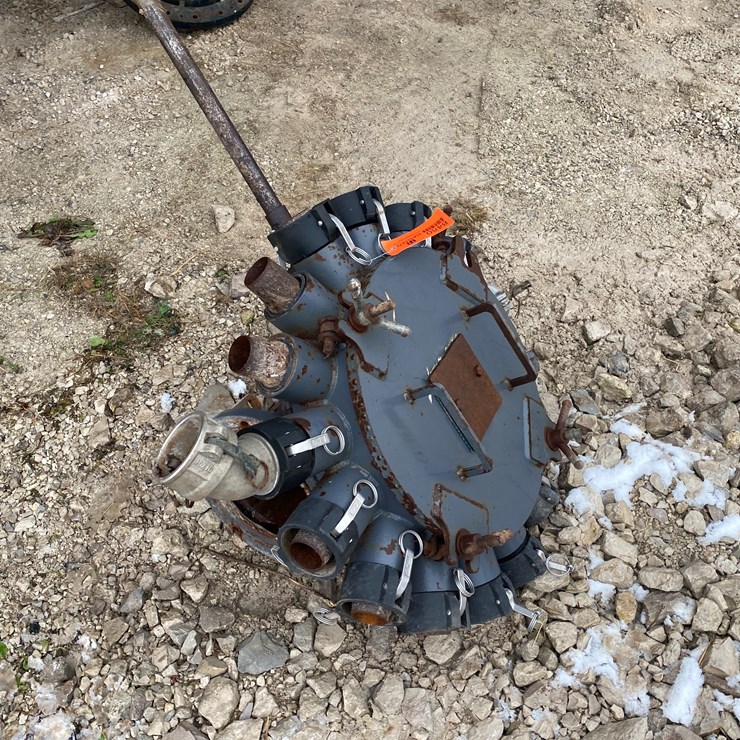 #8480 • (16) Hose Distribution Manifold (New Holstein, WI)