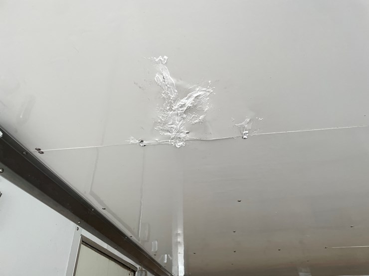 #1397-•-2001-karavan-expedition-trailer-(no-title)-(of)-image-44