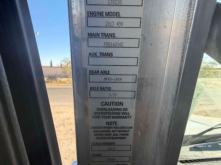 2017-kenworth-t800-image-6