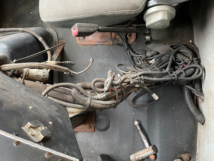 #234-•-2005-international-tri-axle-dump-truck-(has-wi-title)(mosinee,-wi)-image-51