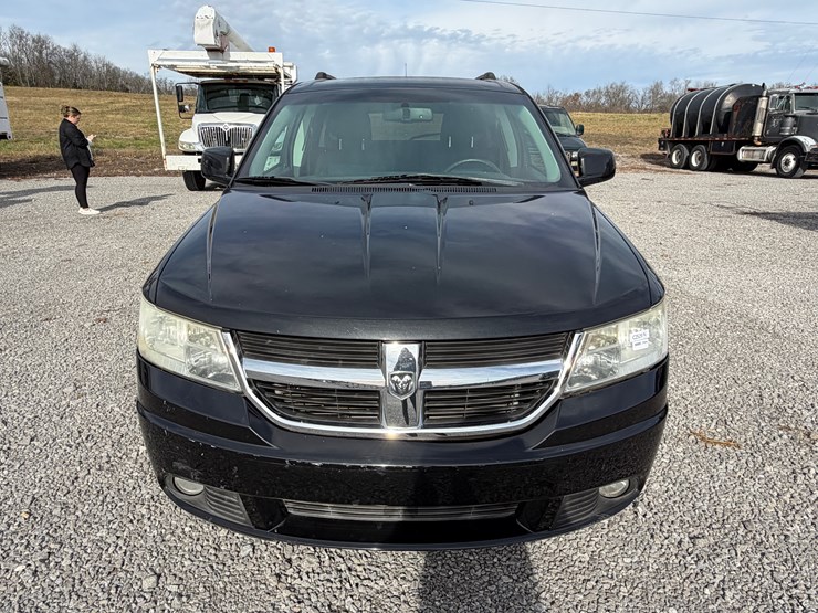 2010-dodge-journey-image-2