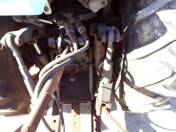 2011-kubota-m7040d-image-39