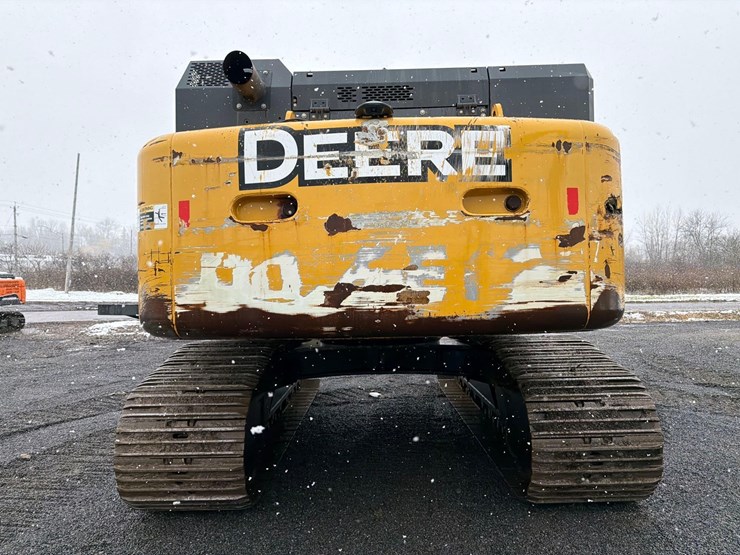 2017-deere-470g-lc-image-7